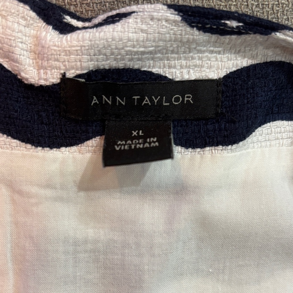 Ann Taylor Black and White Wavy Stripe Midi Dress - Picture 2 of 6